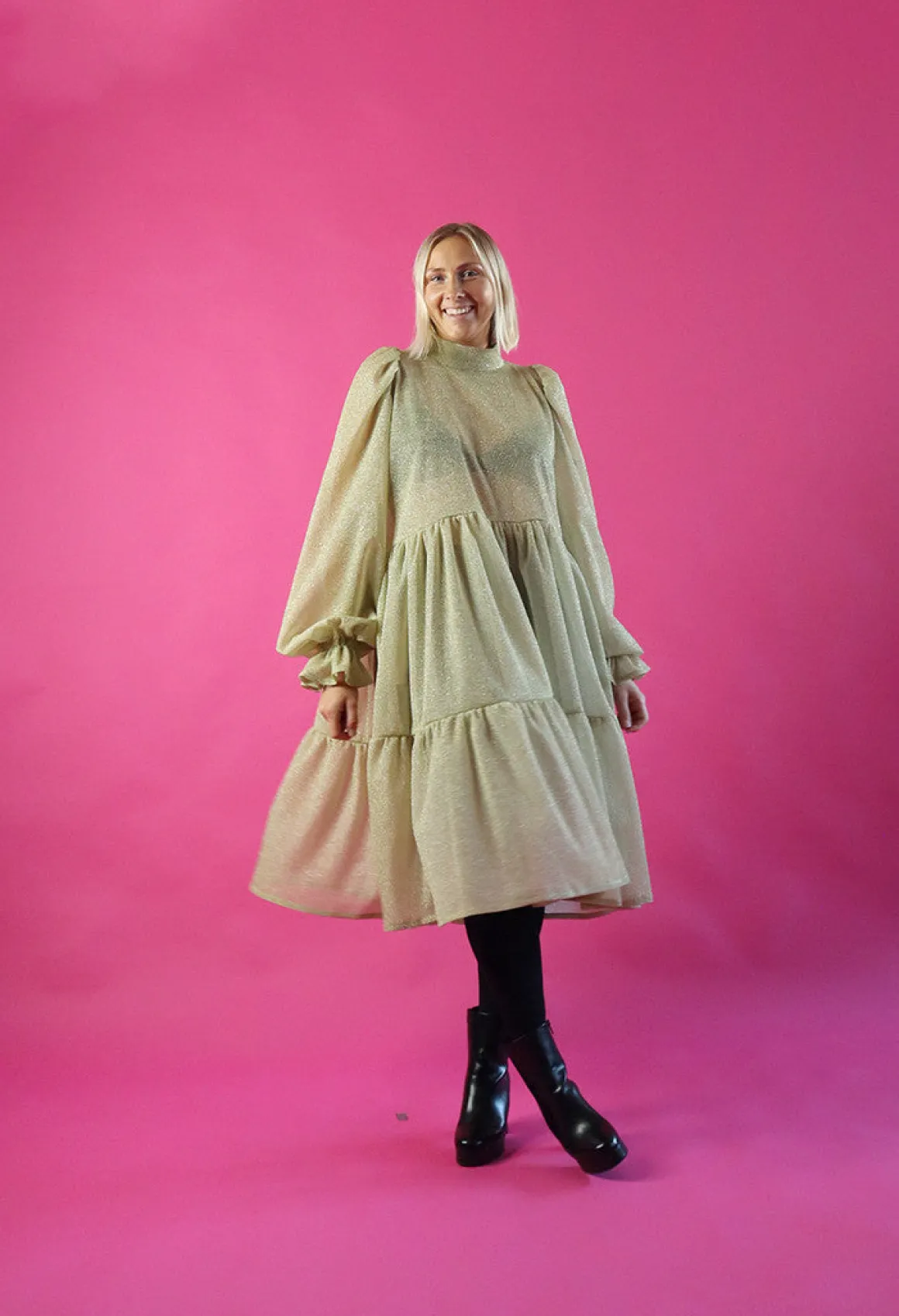 Dishy Dress Rusettikauluksella - Glitter Valkokulta M/L