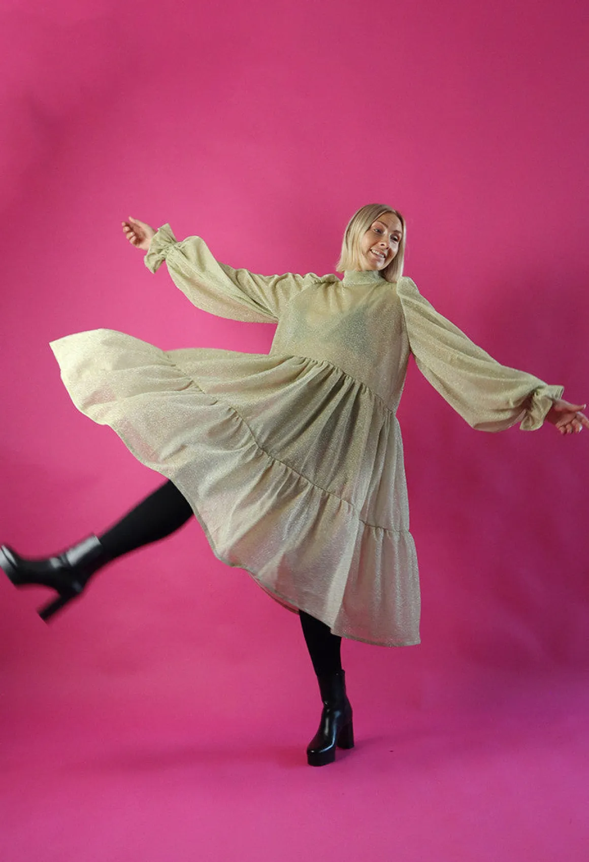 Dishy Dress Rusettikauluksella - Glitter Valkokulta M/L