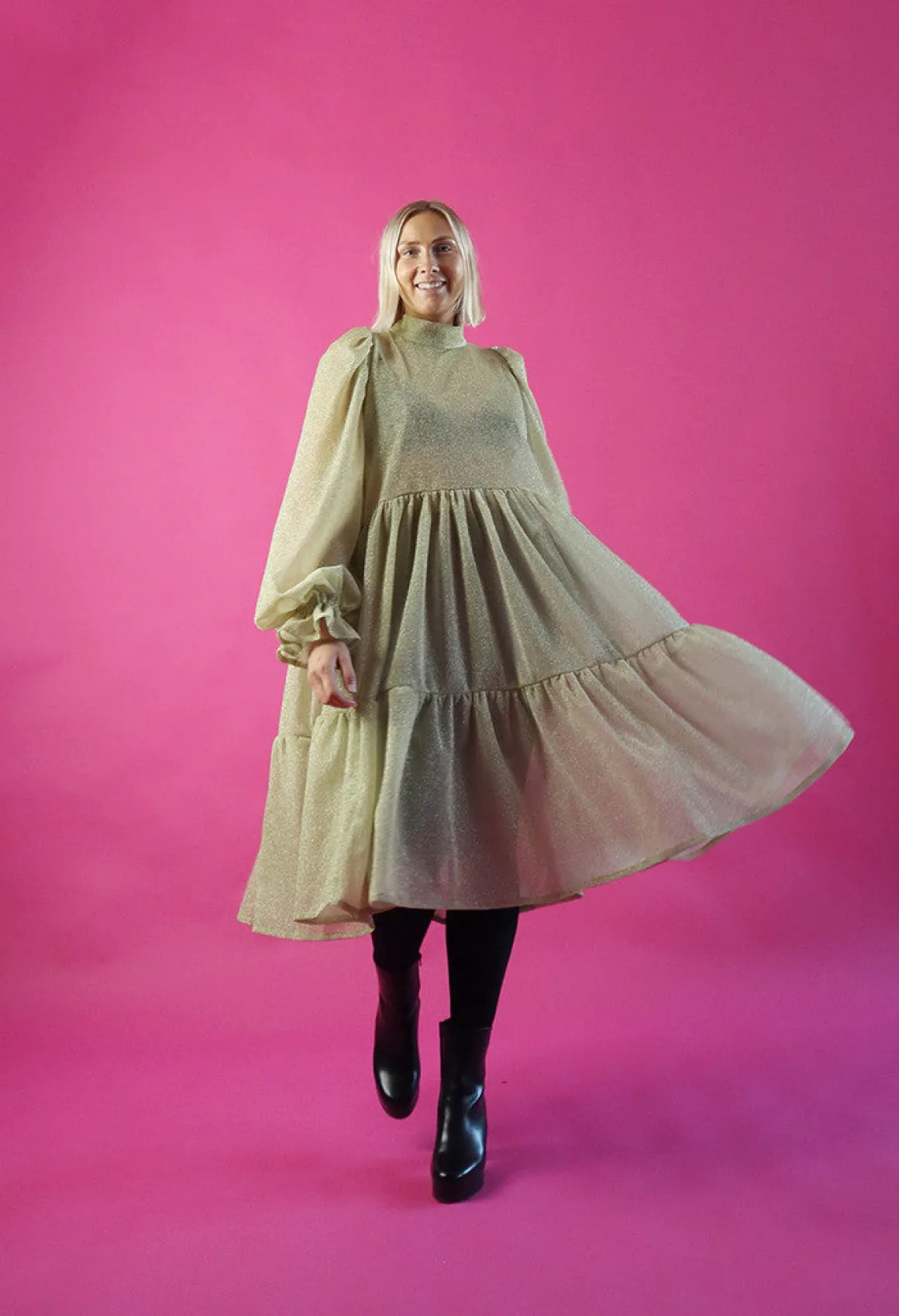 Dishy Dress Rusettikauluksella - Glitter Valkokulta M/L