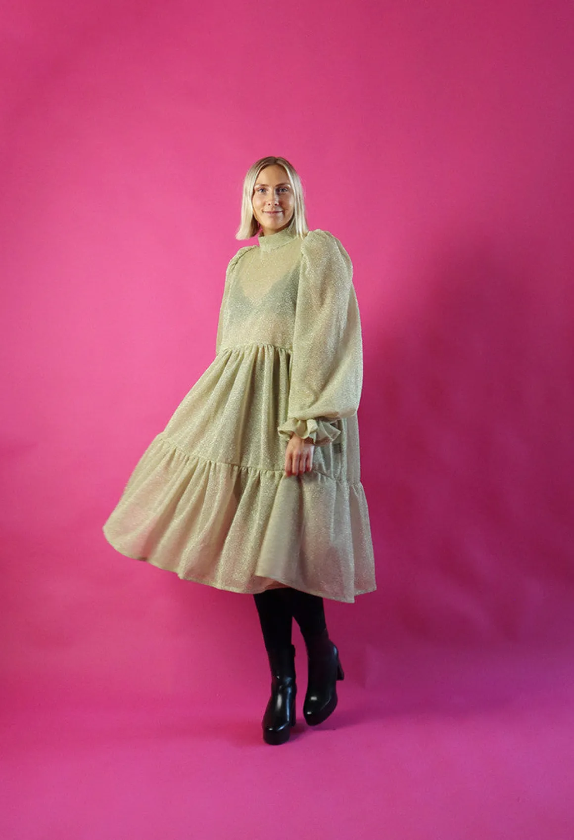 Dishy Dress Rusettikauluksella - Glitter Valkokulta M/L