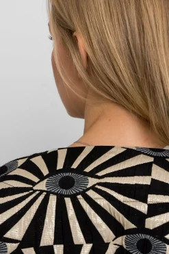 Elli - Äidin valvova silmä Kulta