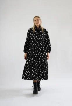 Flowy Dress Long - Daisy Black