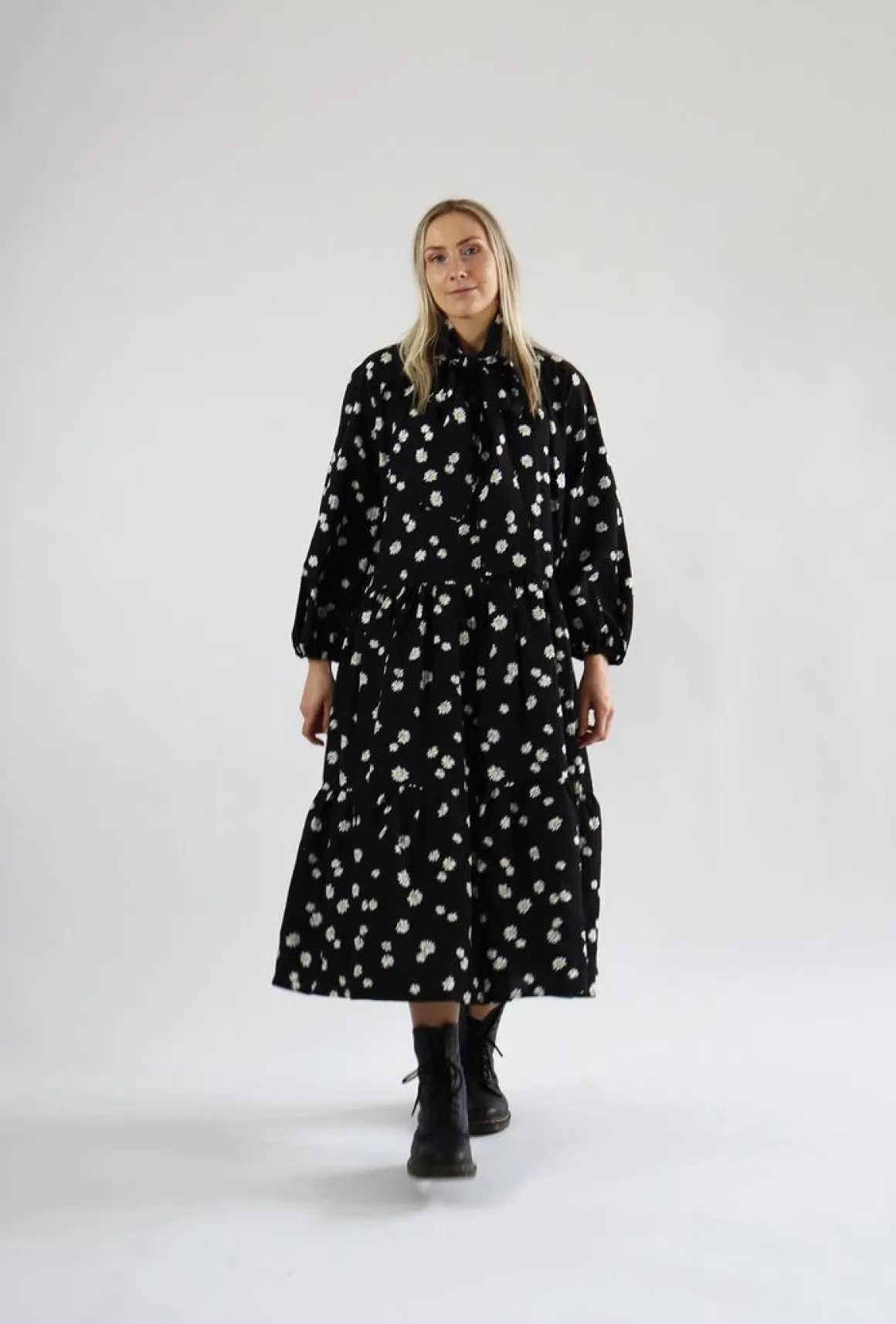 Flowy Dress Long - Daisy Black