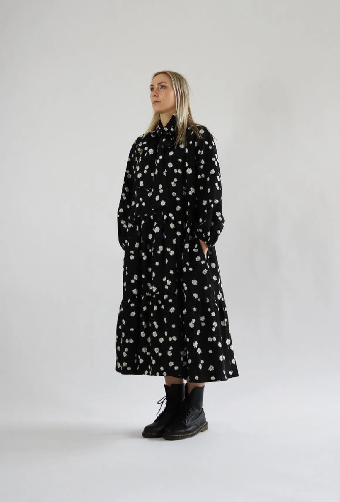 Flowy Dress Long - Daisy Black