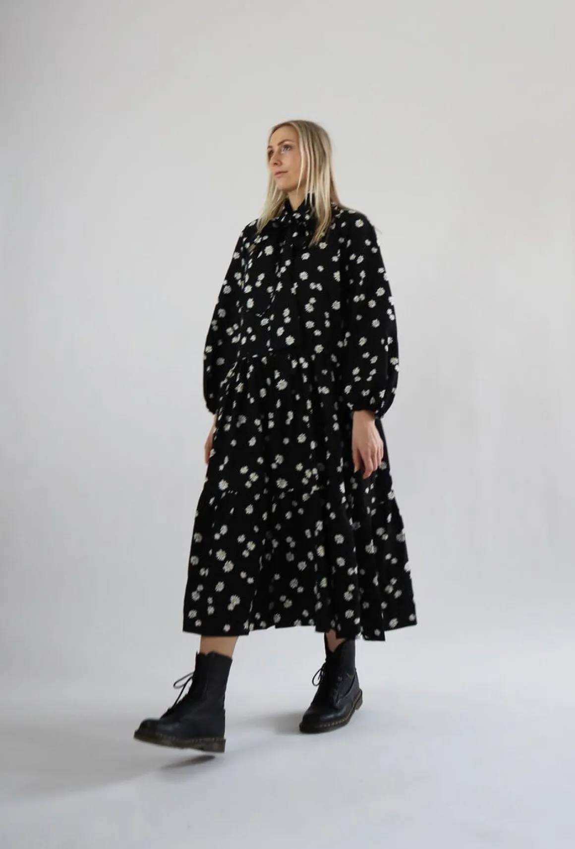 Flowy Dress Long - Daisy Black