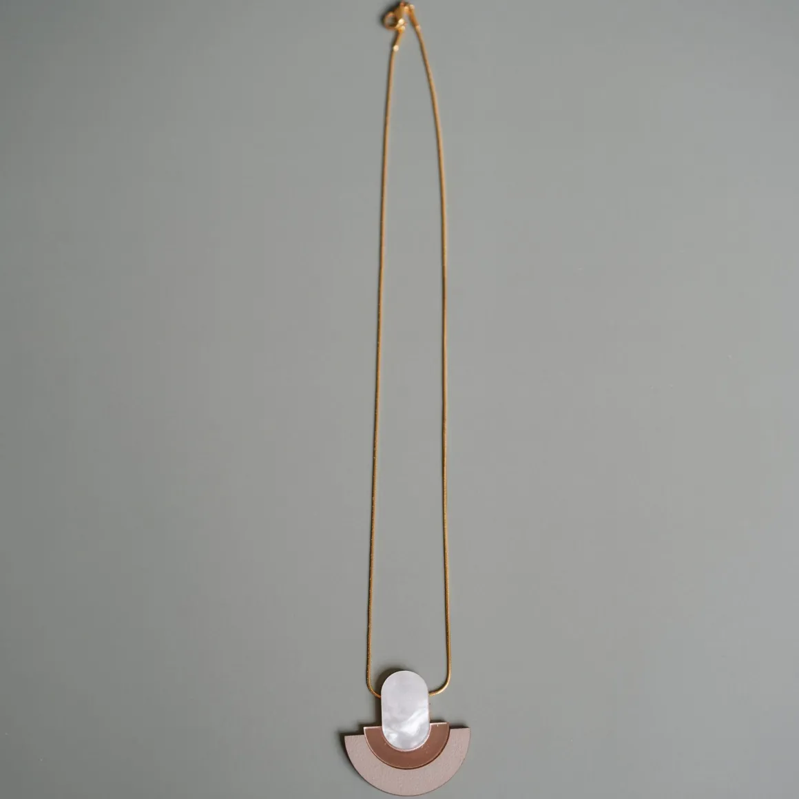 Kaari - kaulakoru mokka