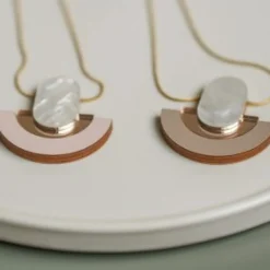 Kaari - kaulakoru mokka