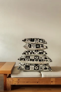 Kaukana kotoa Tyyny - 40x60cm