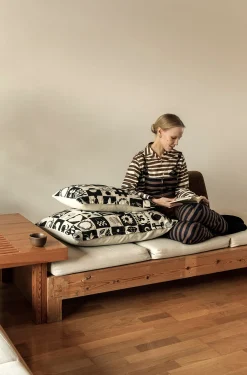 Kaukana kotoa Tyyny - 40x60cm