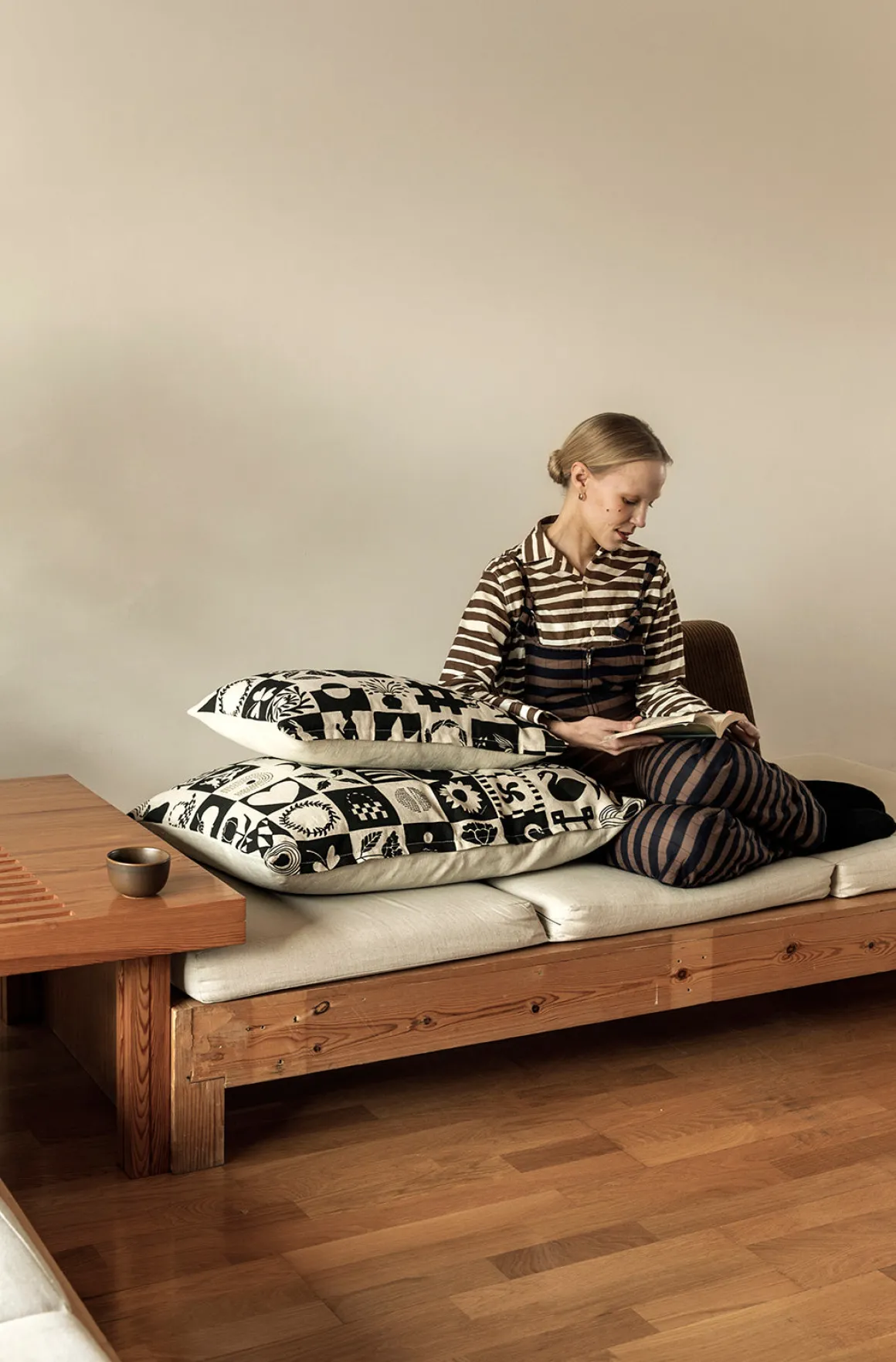 Kaukana kotoa Tyyny - 40x60cm