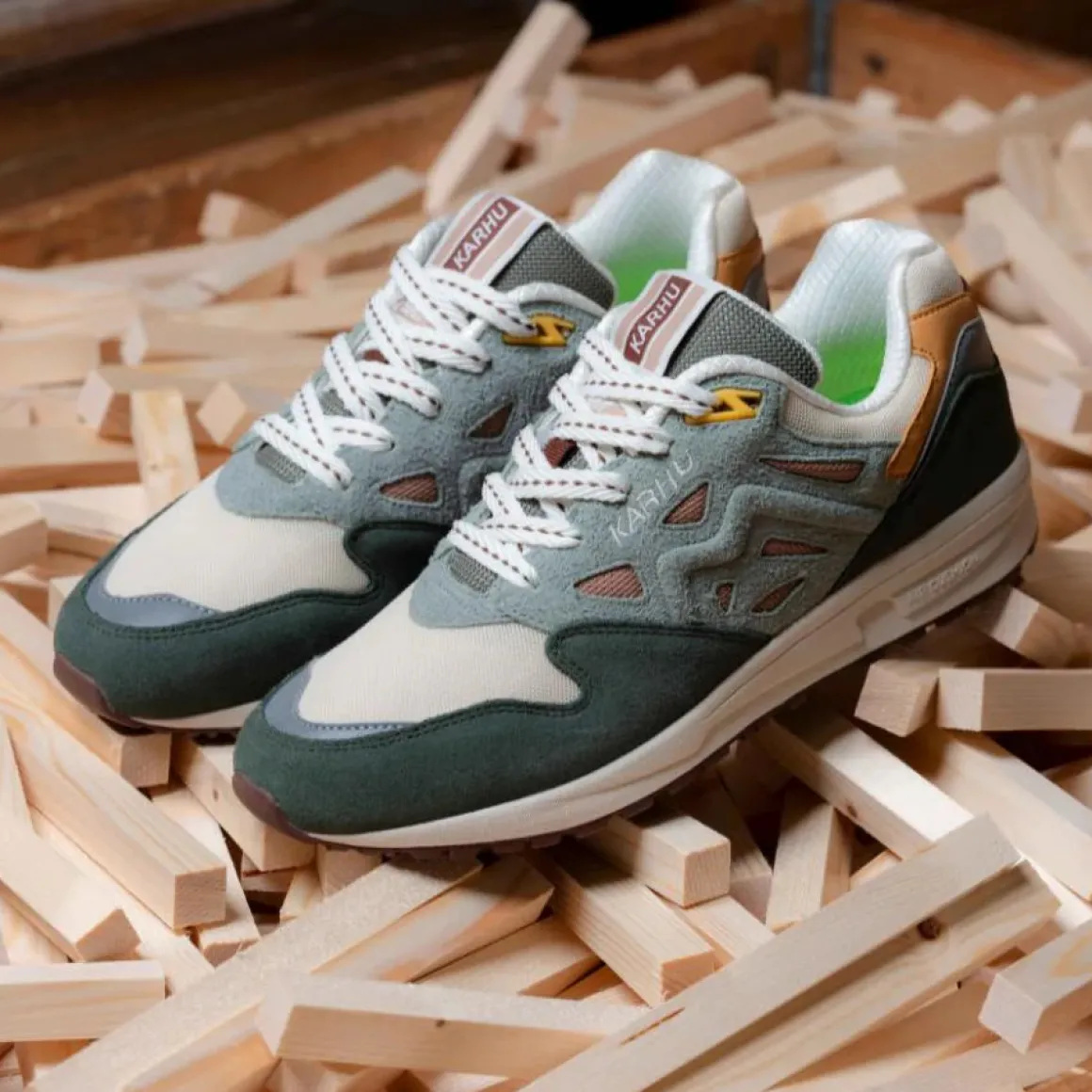 Legacy 96 - Laurel Wreath / Warm Taupe