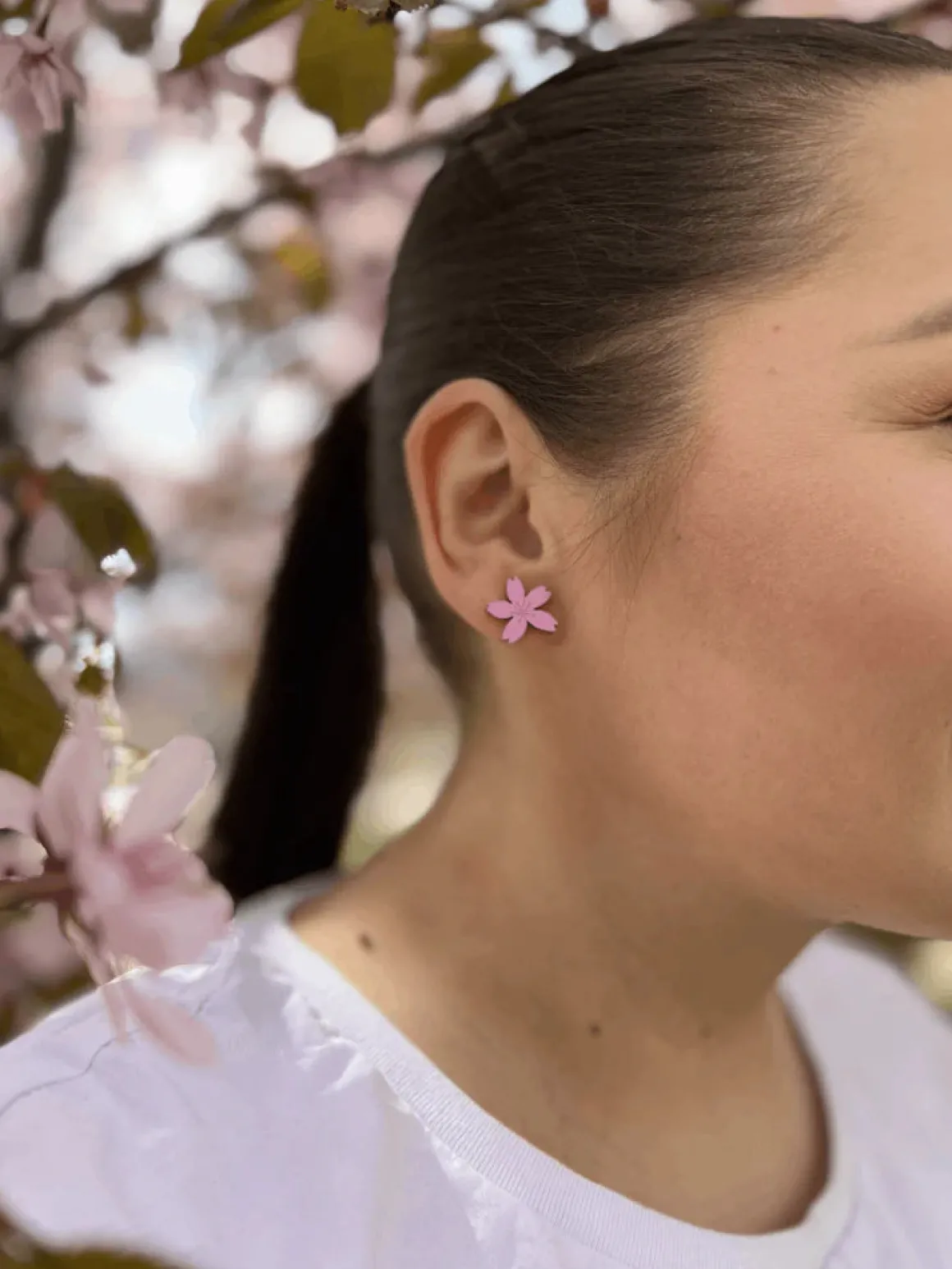 Nappikorvis Kirsikankukka