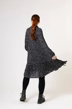 Paitamekko - Black & White Flowers