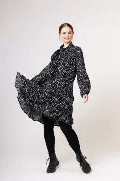 Paitamekko - Black & White Flowers