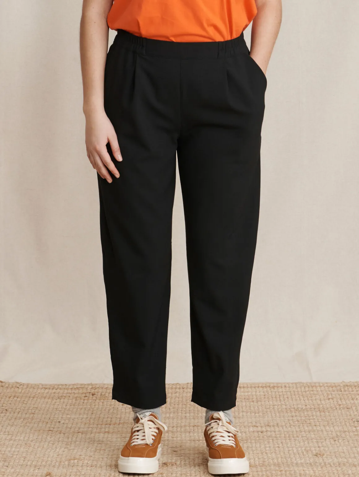 Paula Housut - Musta