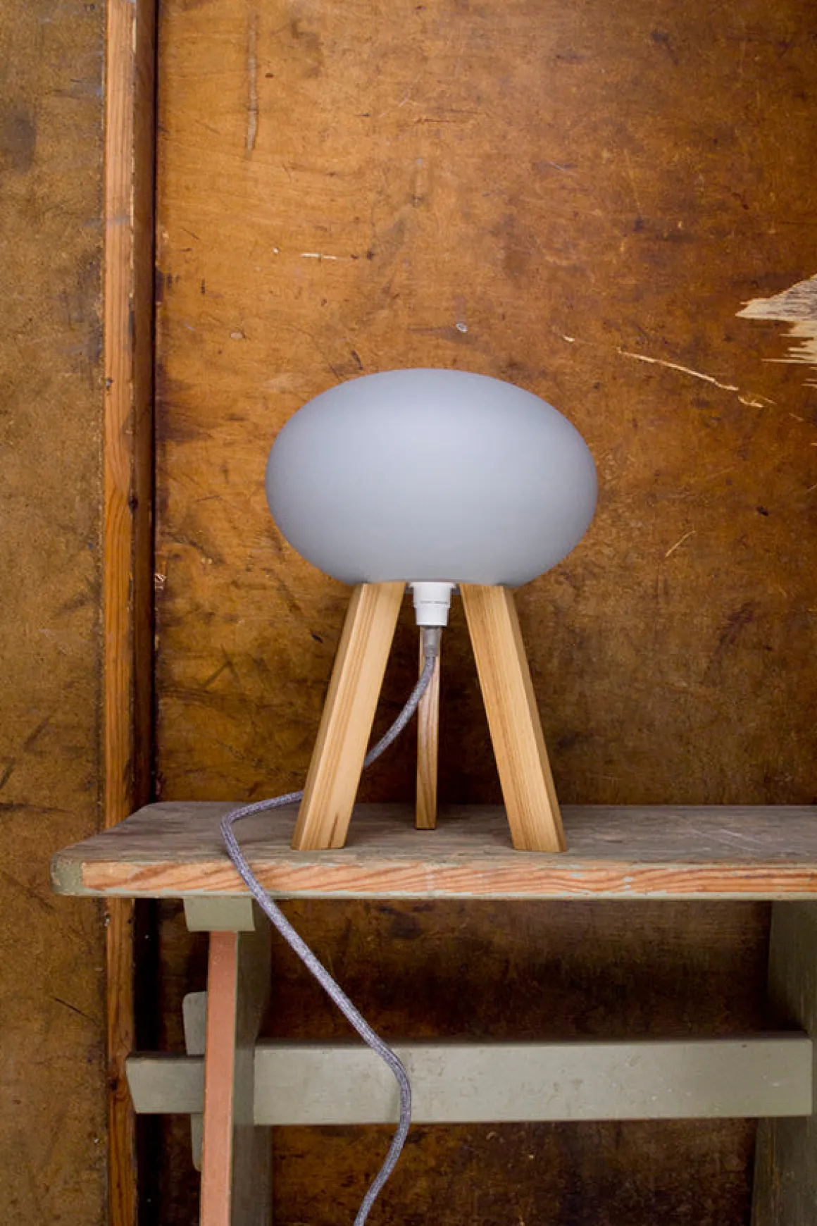 Pod Pöytävalaisin Valkoinen