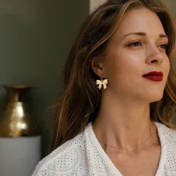 Take A Bow - korvikset - kulta